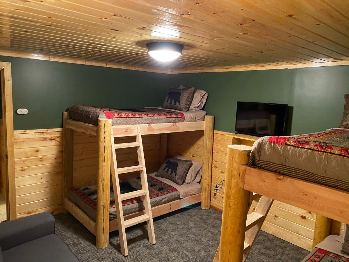 The Fishing Bear Lodge Ashton Extérieur photo