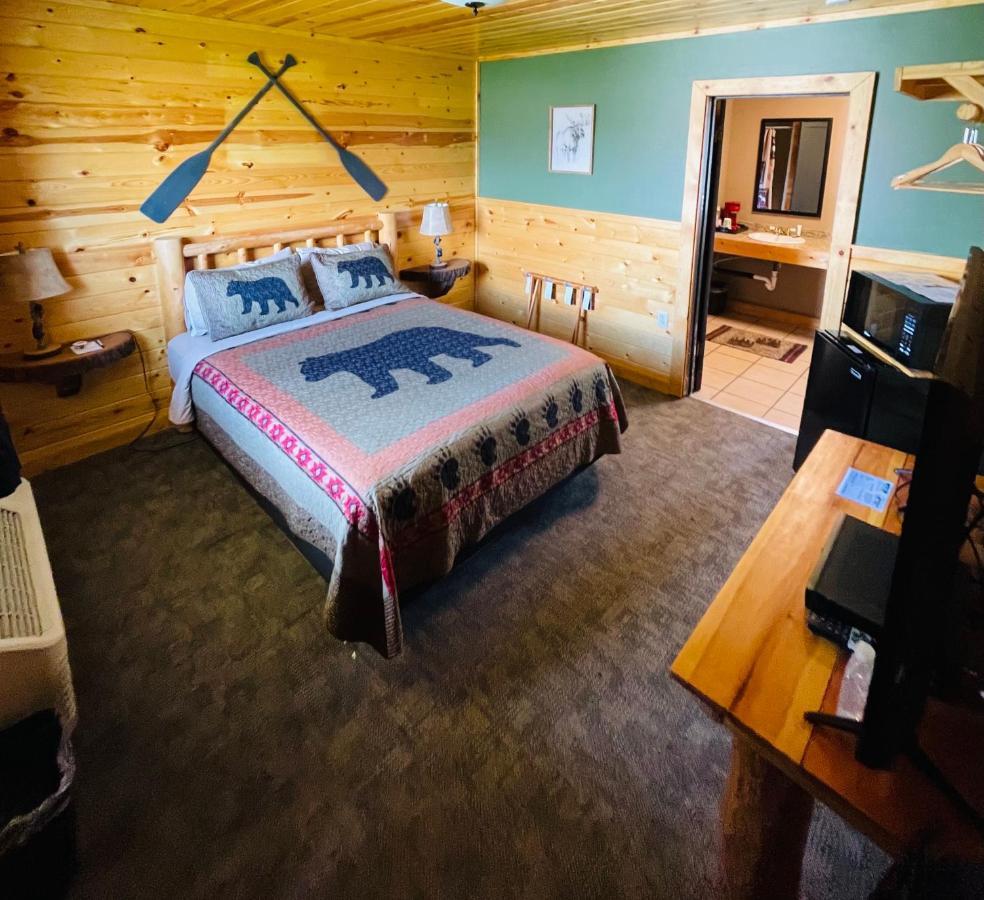 The Fishing Bear Lodge Ashton Extérieur photo