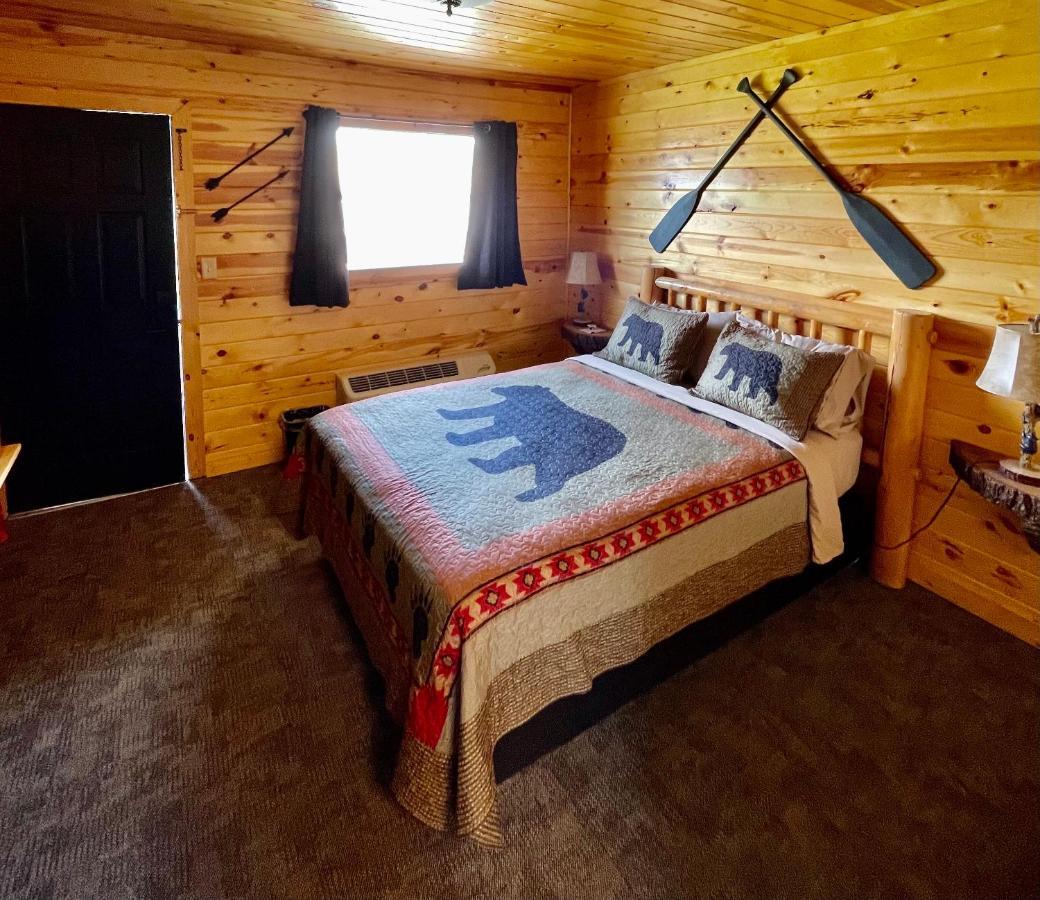 The Fishing Bear Lodge Ashton Extérieur photo