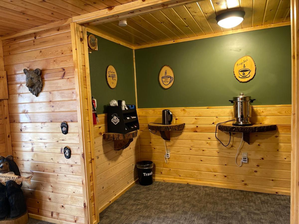 The Fishing Bear Lodge Ashton Extérieur photo
