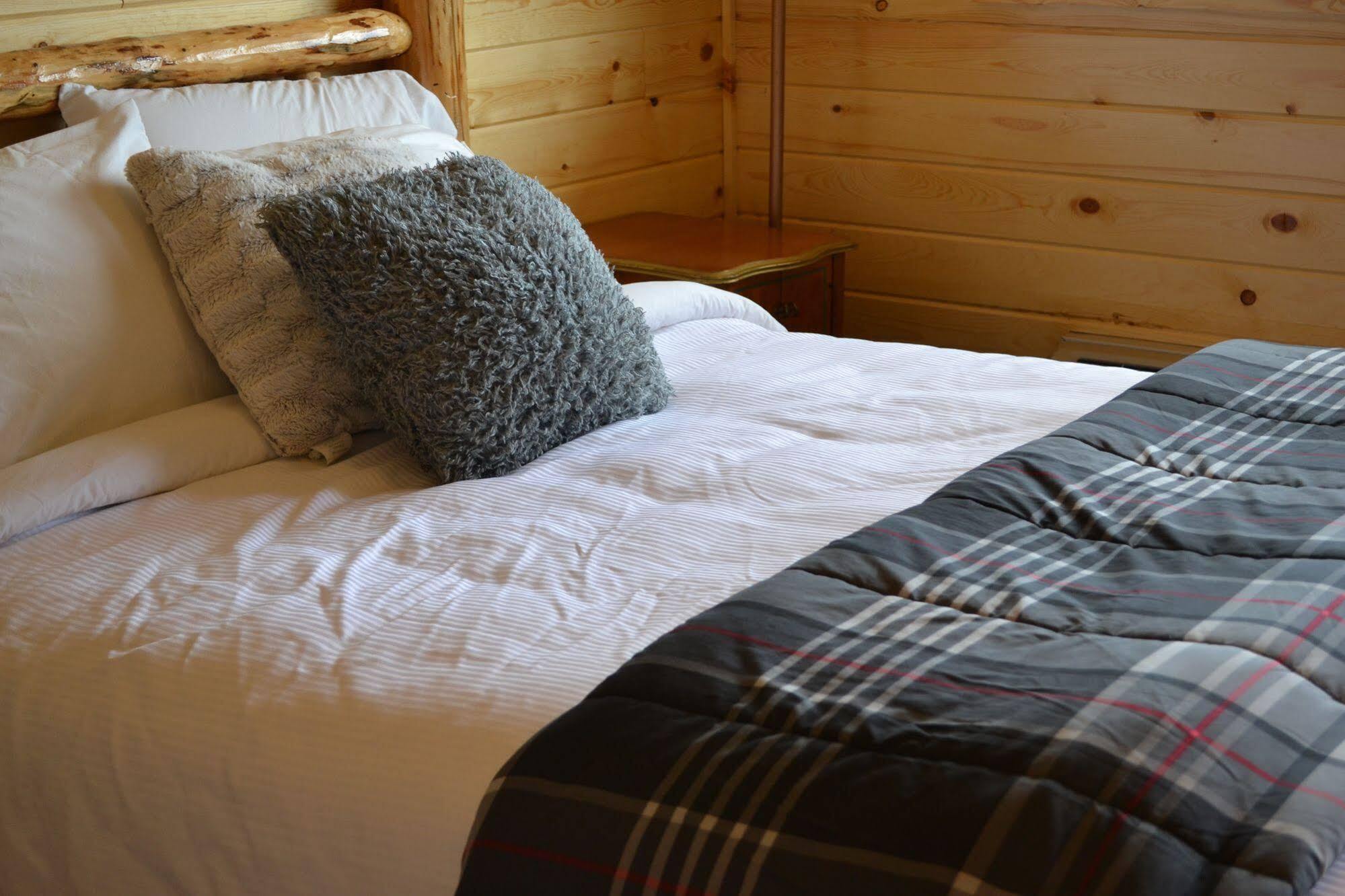 The Fishing Bear Lodge Ashton Extérieur photo